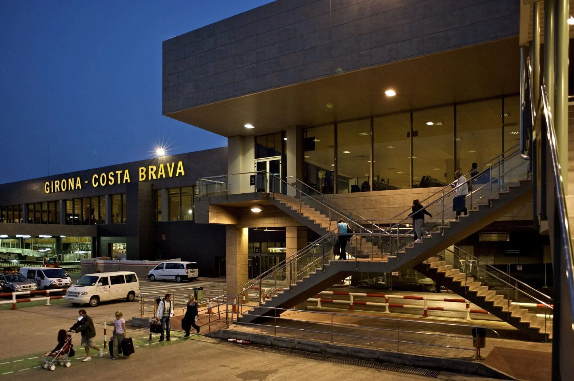 Aeropuerto de Girona, plataforma del aeropuerto c