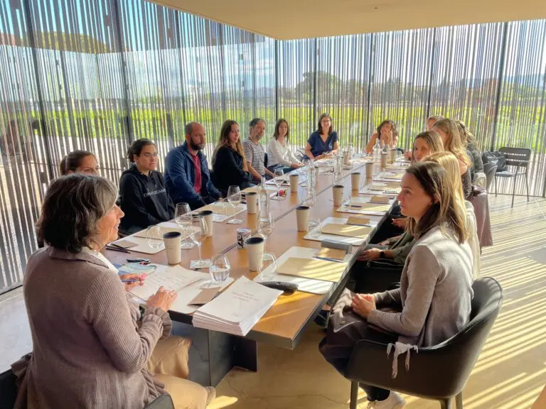 Visita enoturística i tast de vins en francès